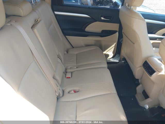 Toyota Highlander Xle 2018 5TDJZRFH7JS546448 Image 8