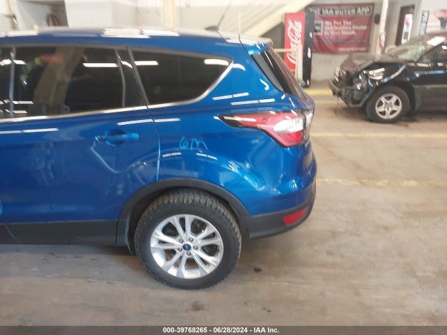 Ford ESCAPE SE 2017 1FMCU9GD1HUB55364 Image 6