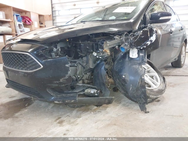 Ford FOCUS SE 2017 1FADP3K29HL247739 Image 6