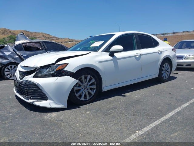 Toyota CAMRY LE 2019 4T1B11HK4KU238779 Image 2