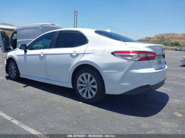 Toyota CAMRY LE 2019 4T1B11HK4KU238779 Image 3