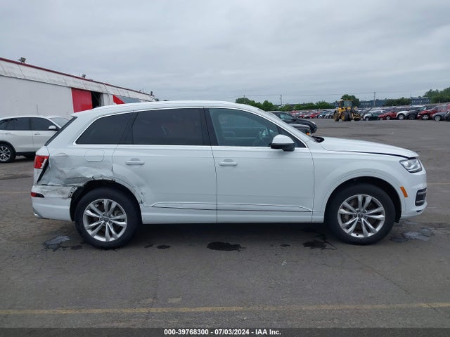 WA1AHAF78HD043913 Audi Q7 2.0t Premium
