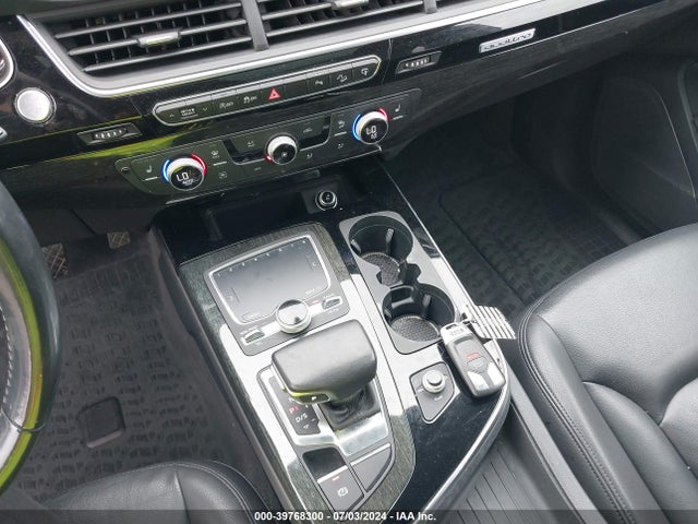 WA1AHAF78HD043913 Audi Q7 2.0t Premium