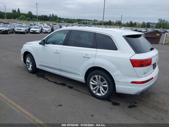 WA1AHAF78HD043913 Audi Q7 2.0t Premium