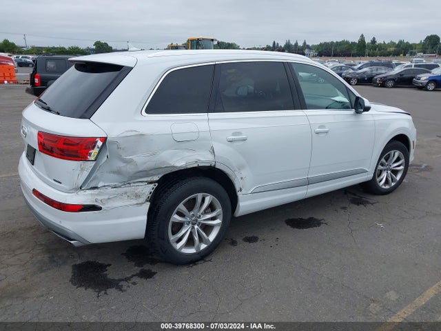 WA1AHAF78HD043913 Audi Q7 2.0t Premium