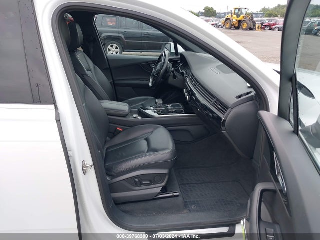 WA1AHAF78HD043913 Audi Q7 2.0t Premium