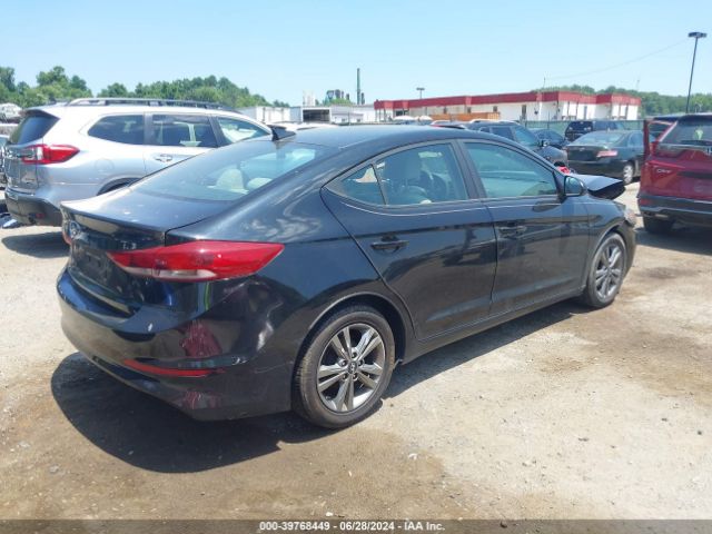 KMHD84LFXHU173221 Hyundai ELANTRA SE