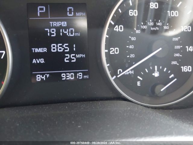 KMHD84LFXHU173221 Hyundai ELANTRA SE