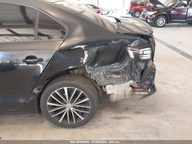3VWB17AJ8GM281877 Volkswagen Jetta 1.8t Sport