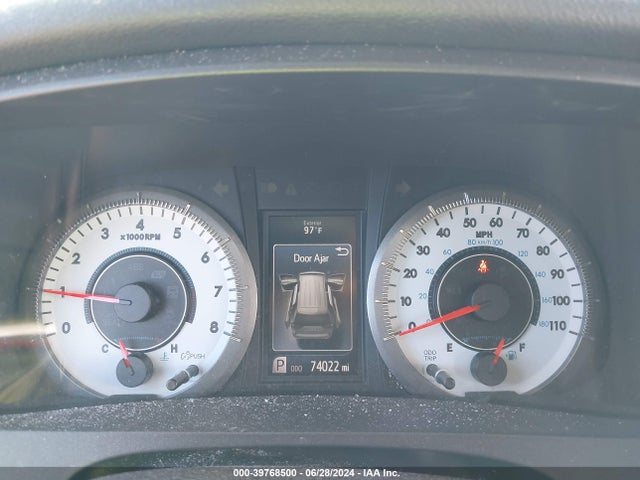 5TDXZ3DC8HS832463 Toyota Sienna Se Premium 8 Passenger