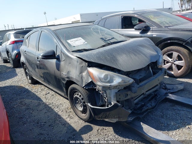 Toyota Prius C Two 2015 JTDKDTB32F1110718 Image 1