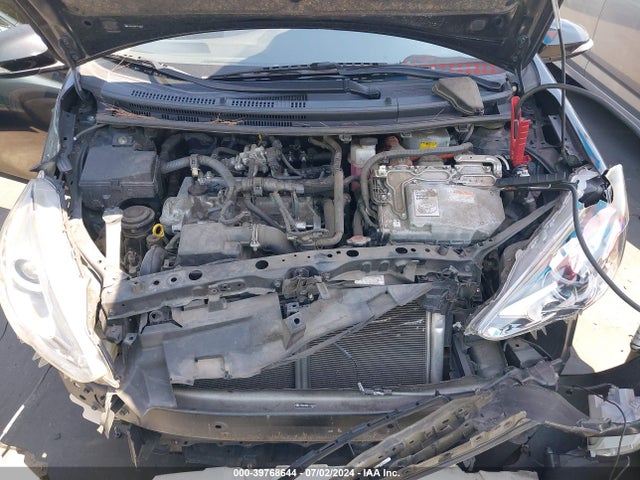 Toyota Prius C Two 2015 JTDKDTB32F1110718 Image 10
