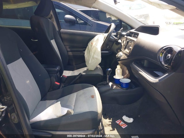 Toyota Prius C Two 2015 JTDKDTB32F1110718 Image 5