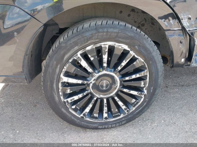 5LMJJ2JTXFEJ00701 Lincoln Navigator