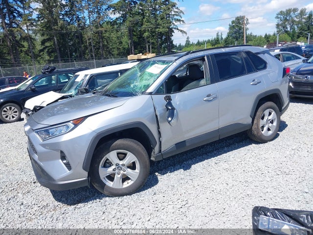 Toyota Rav4 Xle 2019 JTMP1RFV0KJ022581 Image 2