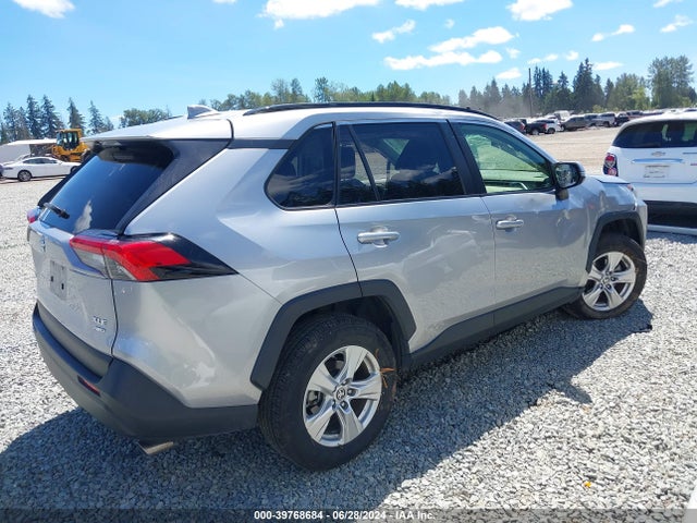 Toyota Rav4 Xle 2019 JTMP1RFV0KJ022581 Image 4