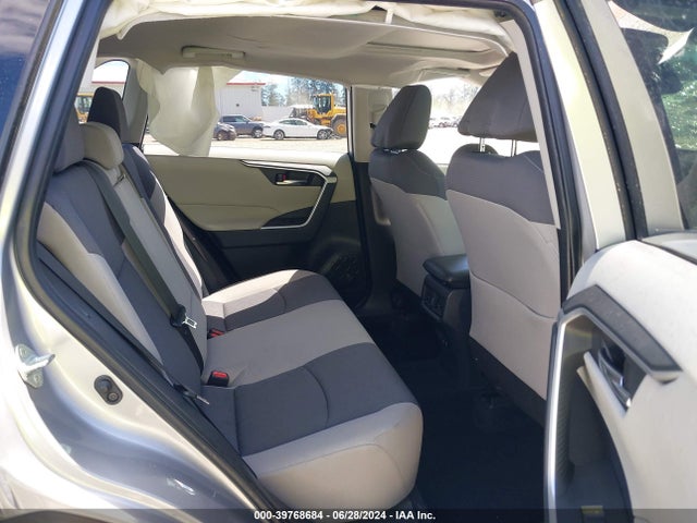 Toyota Rav4 Xle 2019 JTMP1RFV0KJ022581 Image 8
