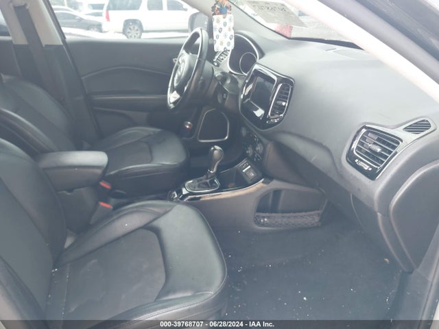 3C4NJCBBXKT815119 Jeep Compass Altitude Fwd