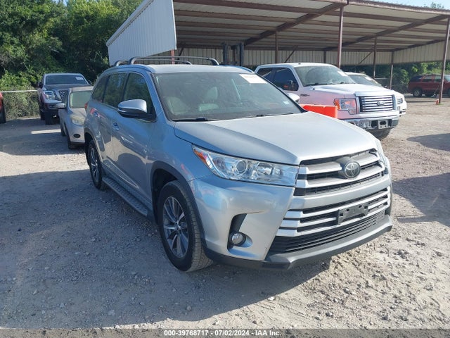 Toyota Highlander Xle 2018 5TDKZRFHXJS286759 головне зображення
