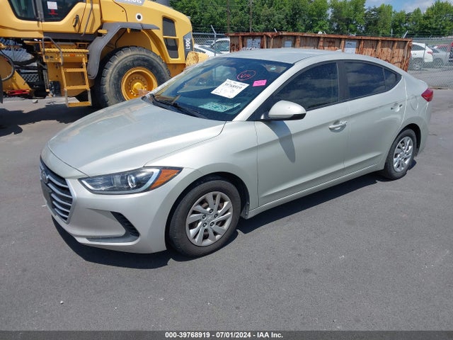 Hyundai ELANTRA SE 2017 5NPD74LF2HH063992 Image 2