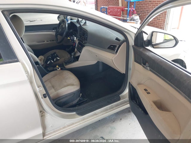 Hyundai ELANTRA SE 2017 5NPD74LF2HH063992 Image 5