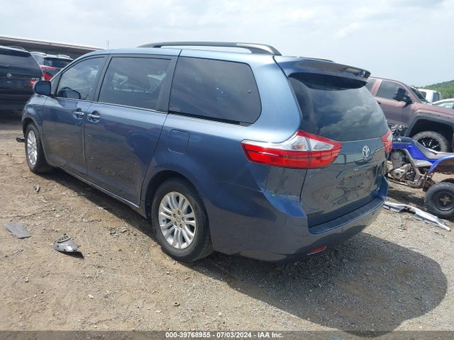 Toyota Sienna Xle 8 Passenger 2015 5TDYK3DC2FS678645 Image 3