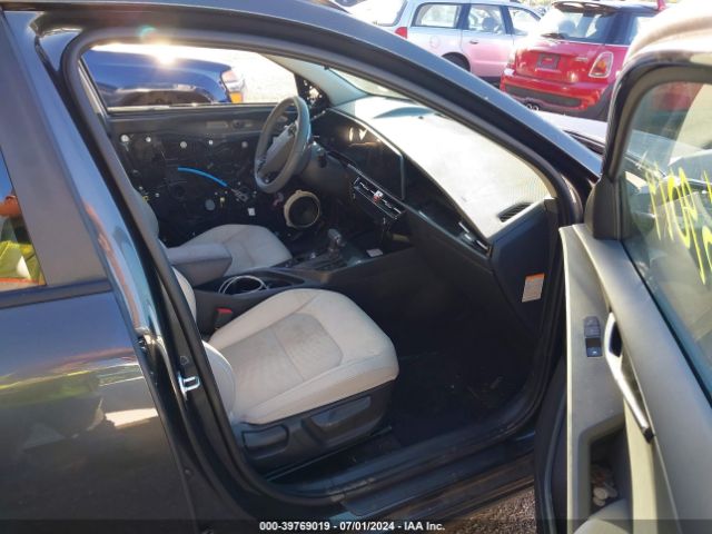 KNDCR3LE8R5152393 KIA Niro Ex Touring