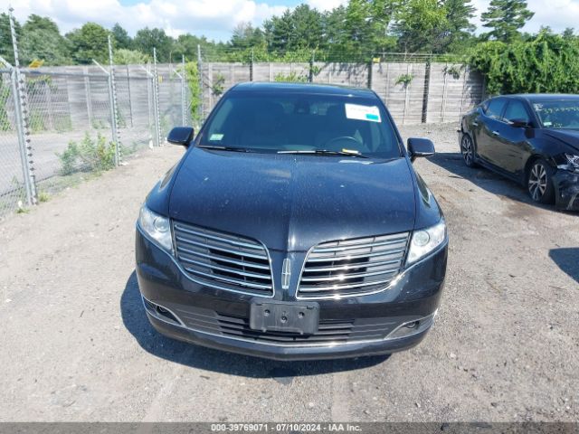 2LMHJ5NK8KBL02614 Lincoln Mkt Livery