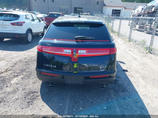2LMHJ5NK8KBL02614 Lincoln Mkt Livery