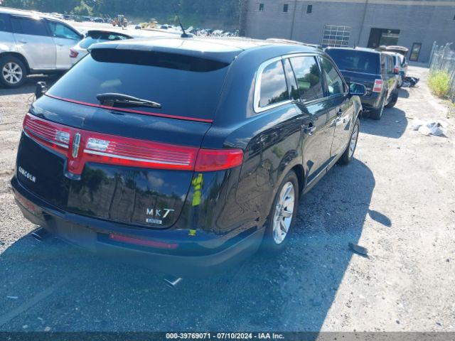 2LMHJ5NK8KBL02614 Lincoln Mkt Livery