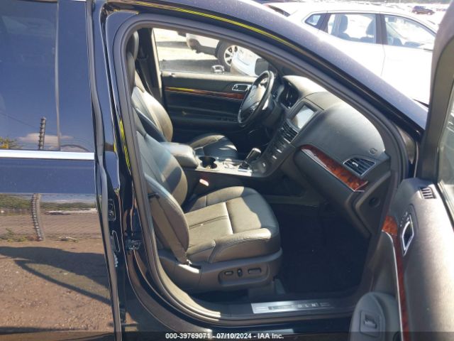2LMHJ5NK8KBL02614 Lincoln Mkt Livery