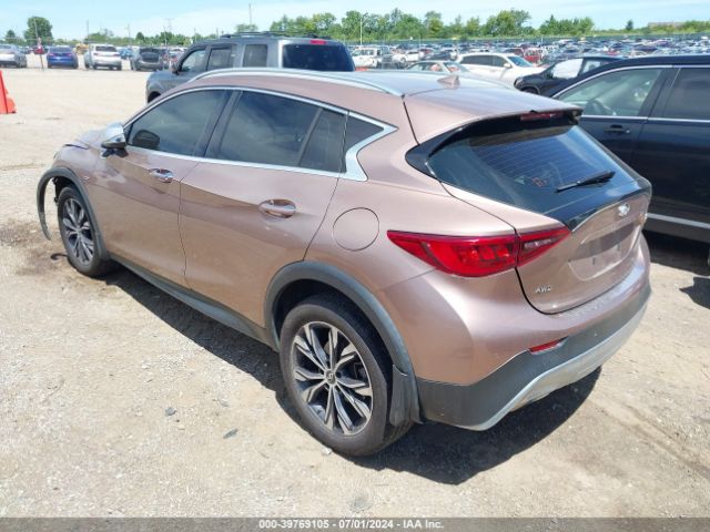 SJKCH5CR8HA025387 Infiniti Qx30 Premium