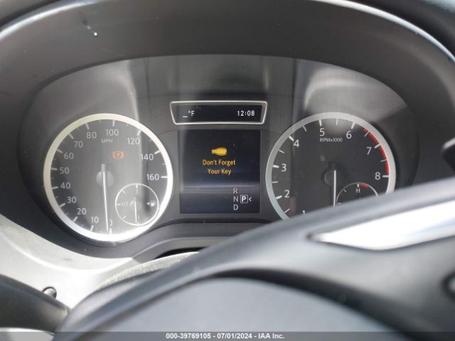 SJKCH5CR8HA025387 Infiniti Qx30 Premium