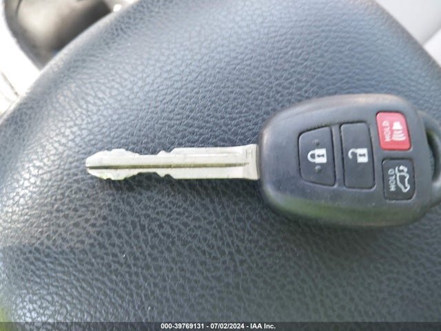 Toyota Rav4 Xle 2016 2T3WFREV0GW305862 Image 11