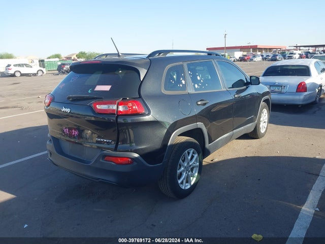 1C4PJLAB5FW578940 Jeep Cherokee Sport