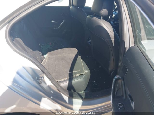 W1K3G4EB1LJ226966 Mercedes-Benz A 220