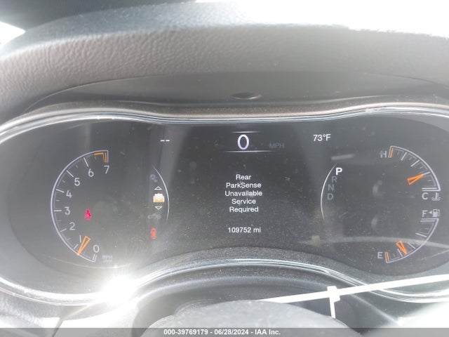 1C4RJEAG8JC278755 Jeep Grand Cherokee Laredo 4x2