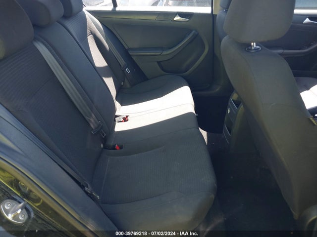 3VW2K7AJ3FM409714 Volkswagen Jetta 2.0l S