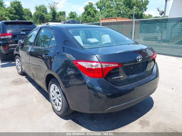 Toyota COROLLA LE 2018 2T1BURHE2JC030206 Image 3