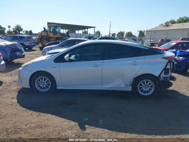 Toyota Prius Four 2016 JTDKARFU8G3018503 Image 15
