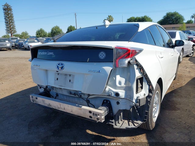 Toyota Prius Four 2016 JTDKARFU8G3018503 Image 18