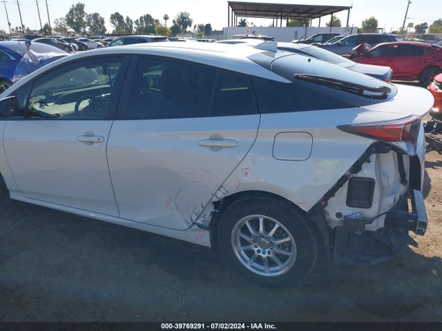 Toyota Prius Four 2016 JTDKARFU8G3018503 Image 20