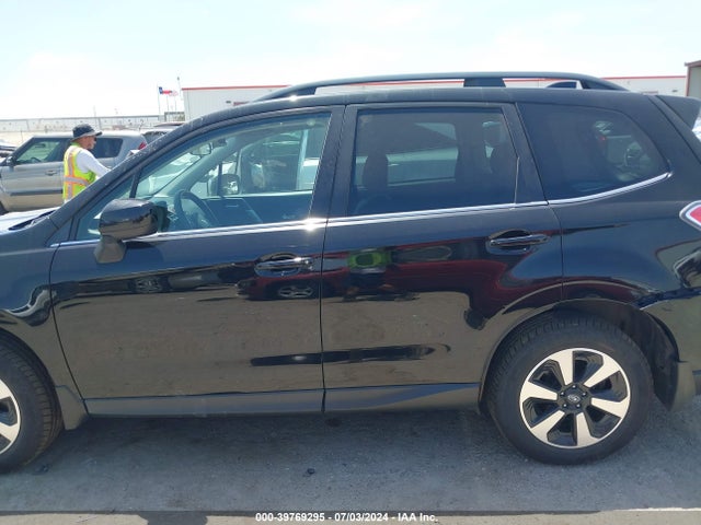 Subaru Forester 2.5i Limited 2018 JF2SJALCXJH539408 Image 14