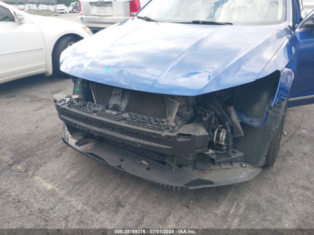 1VWAT7A3XGC028942 Volkswagen Passat 1.8t S