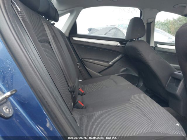 1VWAT7A3XGC028942 Volkswagen Passat 1.8t S