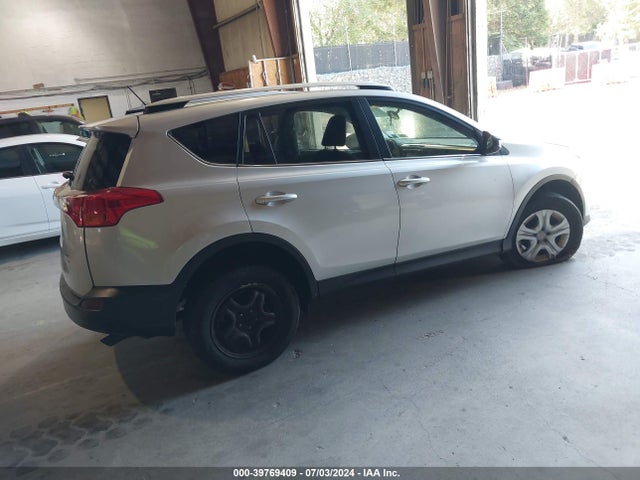 Toyota RAV4 LE 2014 JTMBFREV0E5029203 Image 4