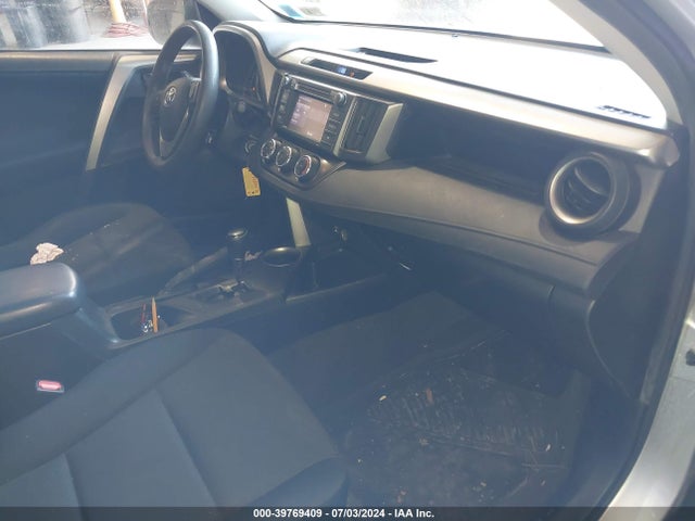 Toyota RAV4 LE 2014 JTMBFREV0E5029203 Image 5