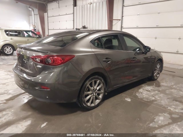 3MZBN1V38JM204818 Mazda Mazda3 Touring