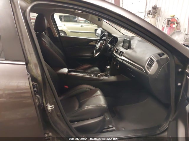 3MZBN1V38JM204818 Mazda Mazda3 Touring