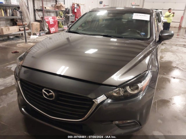 3MZBN1V38JM204818 Mazda Mazda3 Touring